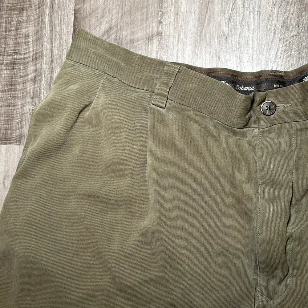 Tommy Bahama Silk Pleated Shorts - 40